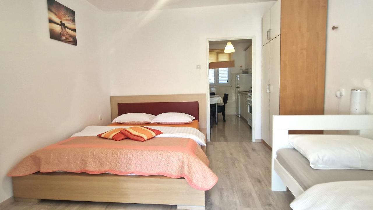 Garden Apartments Krk Town Extérieur photo